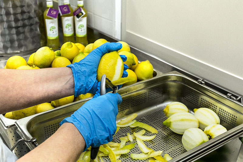 mangano produzione Limoncello di Siracusa Sicilia limoncello di siracusa sicilia IGP Azienda Mangano